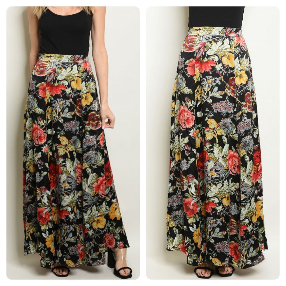 BLACK FLORAL SKIRT